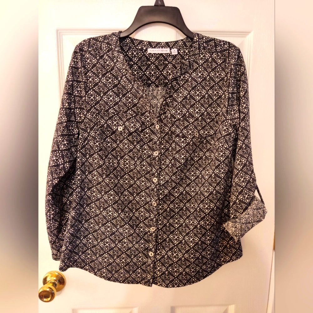 Notations Top Blouse Size M Black And White 3/4 Sleeve Button Up Wrinkle Free